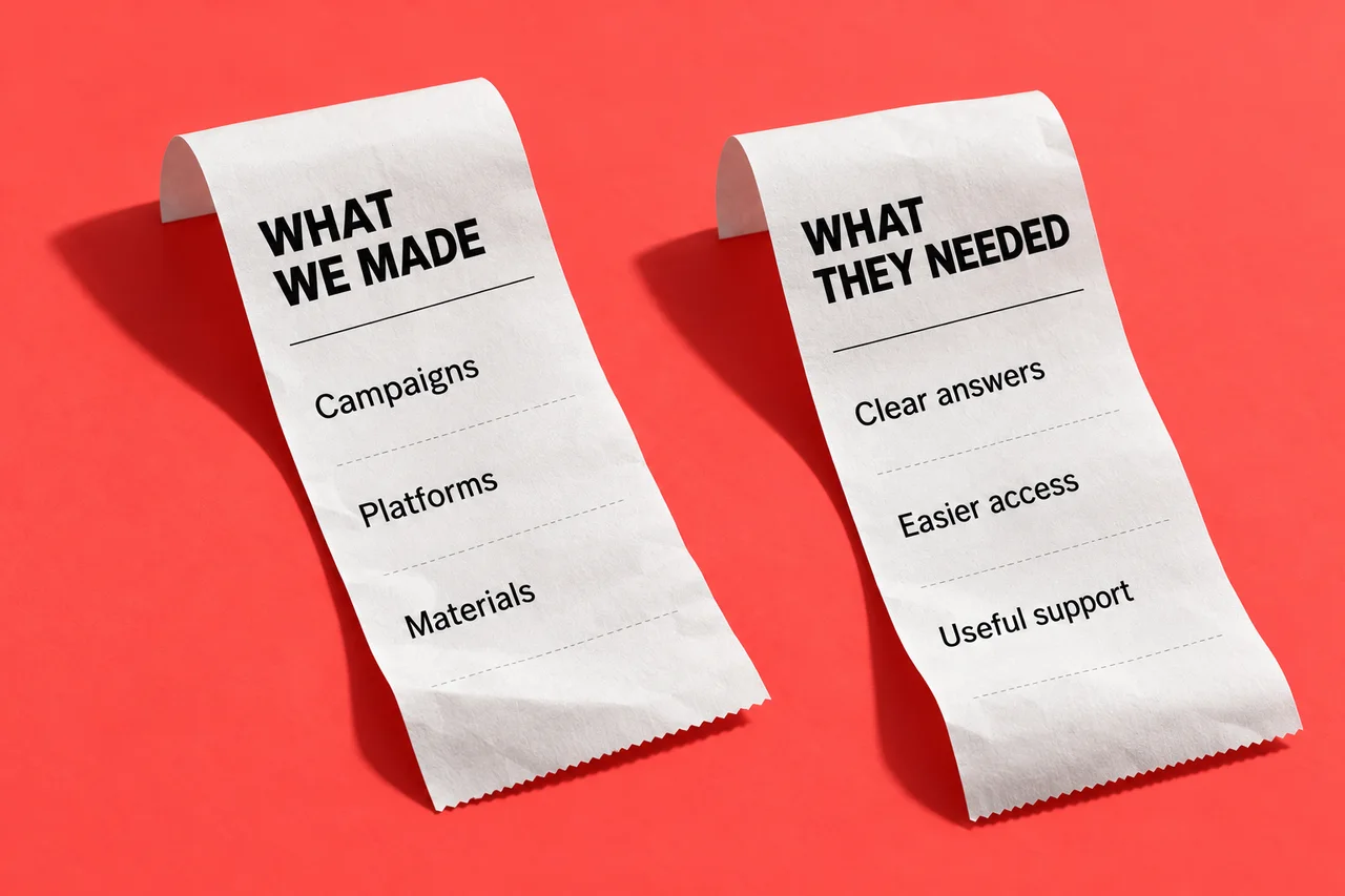 Two curled paper receipts compare campaigns, platforms and materials with clear answers, easier access and useful support.